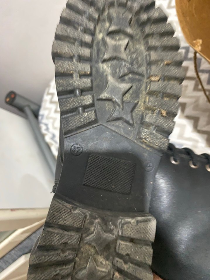 Siyah Deri Bağcıklı Stiletto Topuklu Bot - Görsel 4