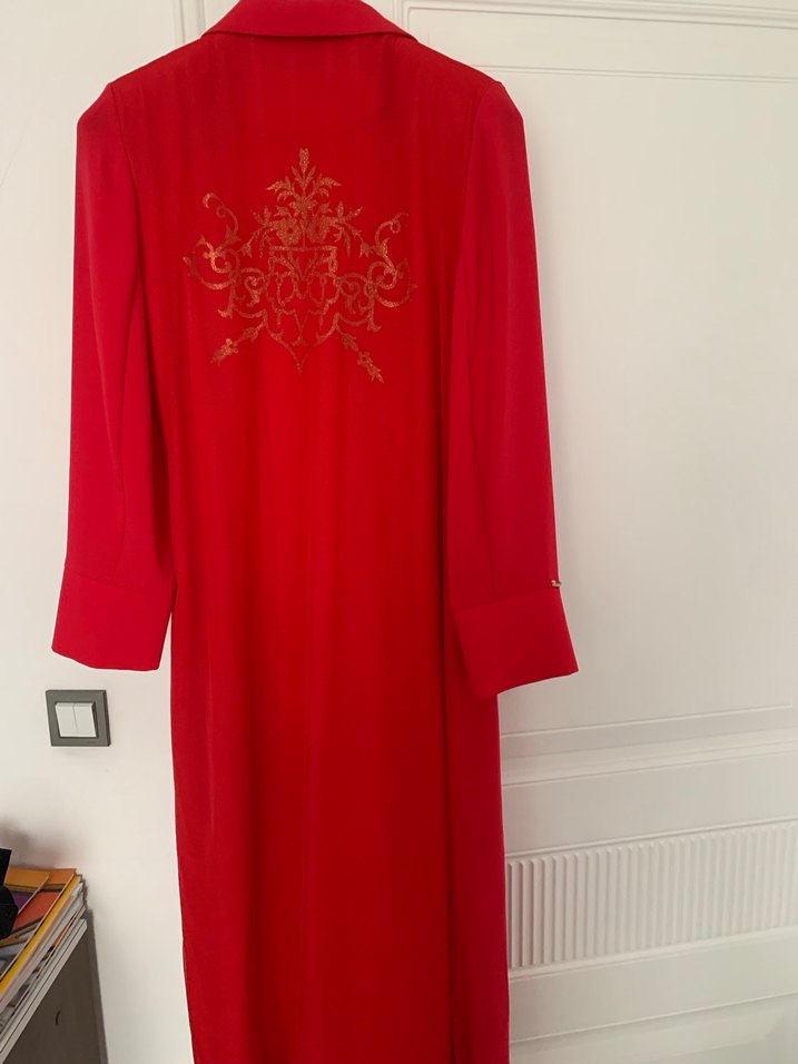 Uzun Kırmızı Kadın Modern Klasik tüllü pardesü - Görsel 4