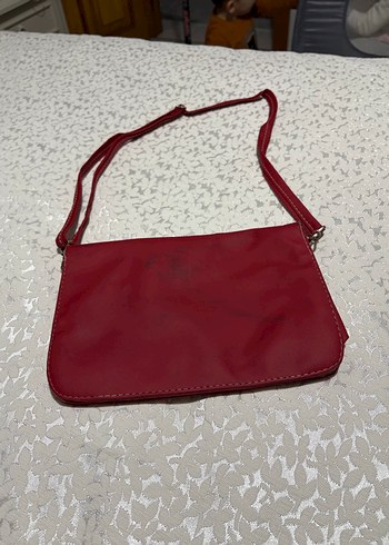 Kırmızı Çanta - Görsel 2