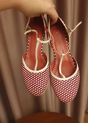 Kırmızı Puantiyeli deri babet - Görsel 3