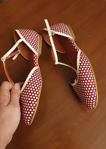 Kırmızı Puantiyeli deri babet - Görsel 2