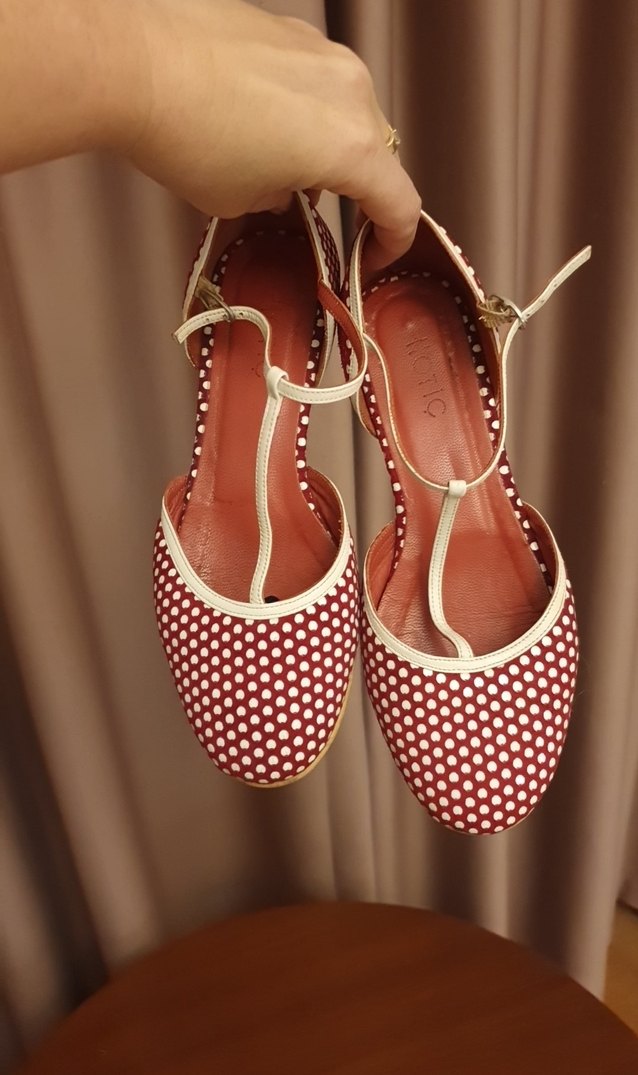 Kırmızı Puantiyeli deri babet - Görsel 3