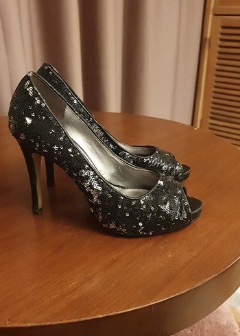 hareketli pullu Siyah Yüksek Topuklu Kadın Ayakkabı - Görsel 2