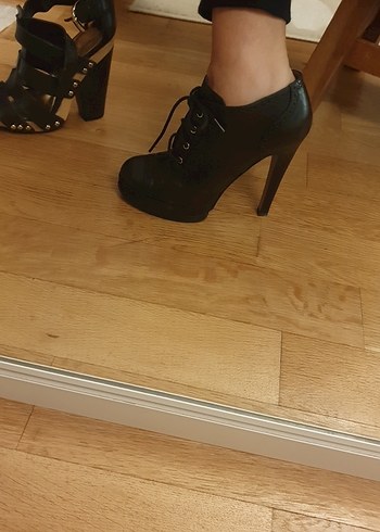 Dantel Detaylı Siyah Deri Yüksek 11 cm Topuklu  Bot ayakkabı - Görsel 5