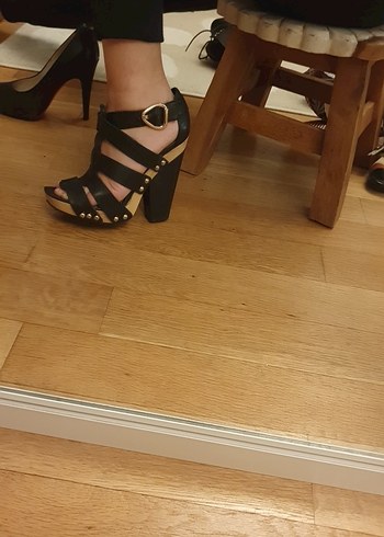 Siyah Deri Tokalı Platform Topuklu Kadın Ayakkabı - Görsel 5