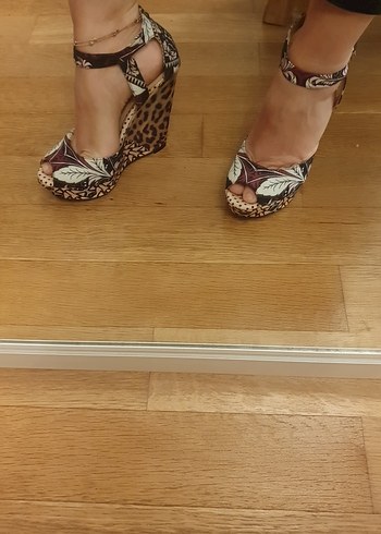 çiçek desenli Dolgu Topuklu Kadın Ayakkabı - Görsel 3