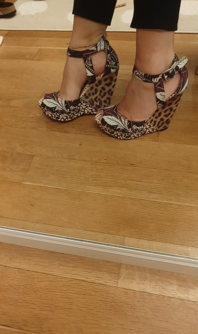 çiçek desenli Dolgu Topuklu Kadın Ayakkabı - Görsel 2