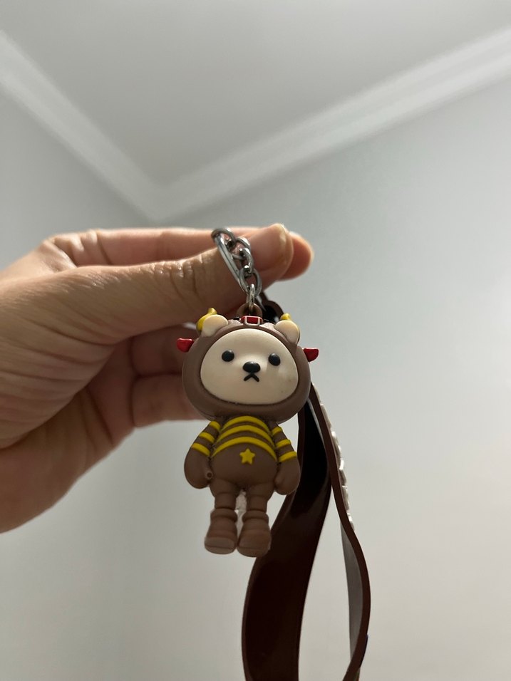 Kahverengi Püsküllü Kadın Anahtarlık - Görsel 3