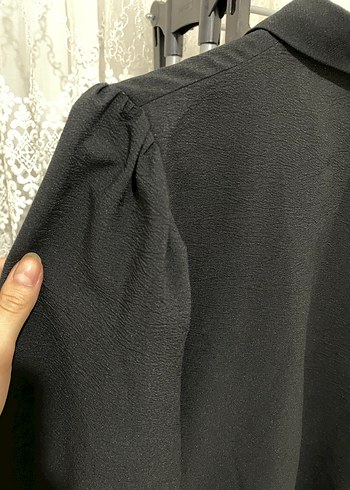 Siyah Düğmeli  Gömlek - Görsel 2