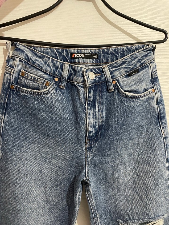 Kadın Mavi Düz Kesim Yırtık Kot Pantolon - Görsel 2