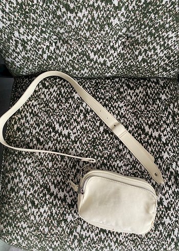 Stradivarius Krem Renk Spor Çanta - Görsel 6