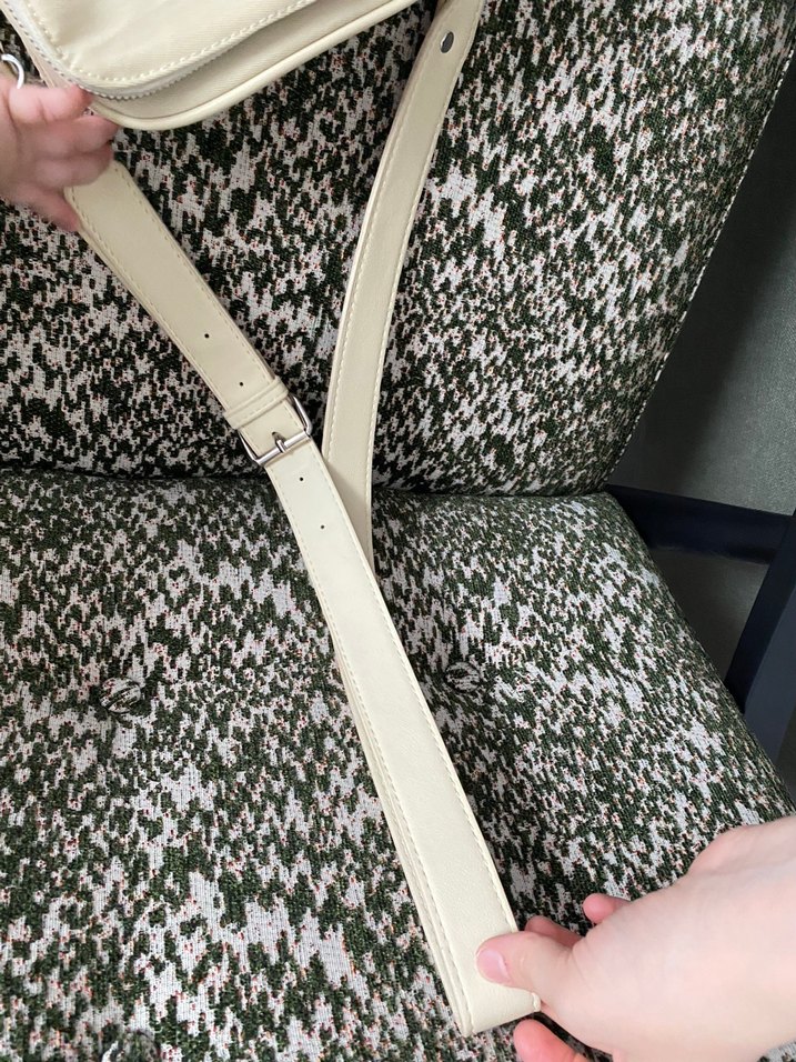 Stradivarius Krem Renk Spor Çanta - Görsel 2