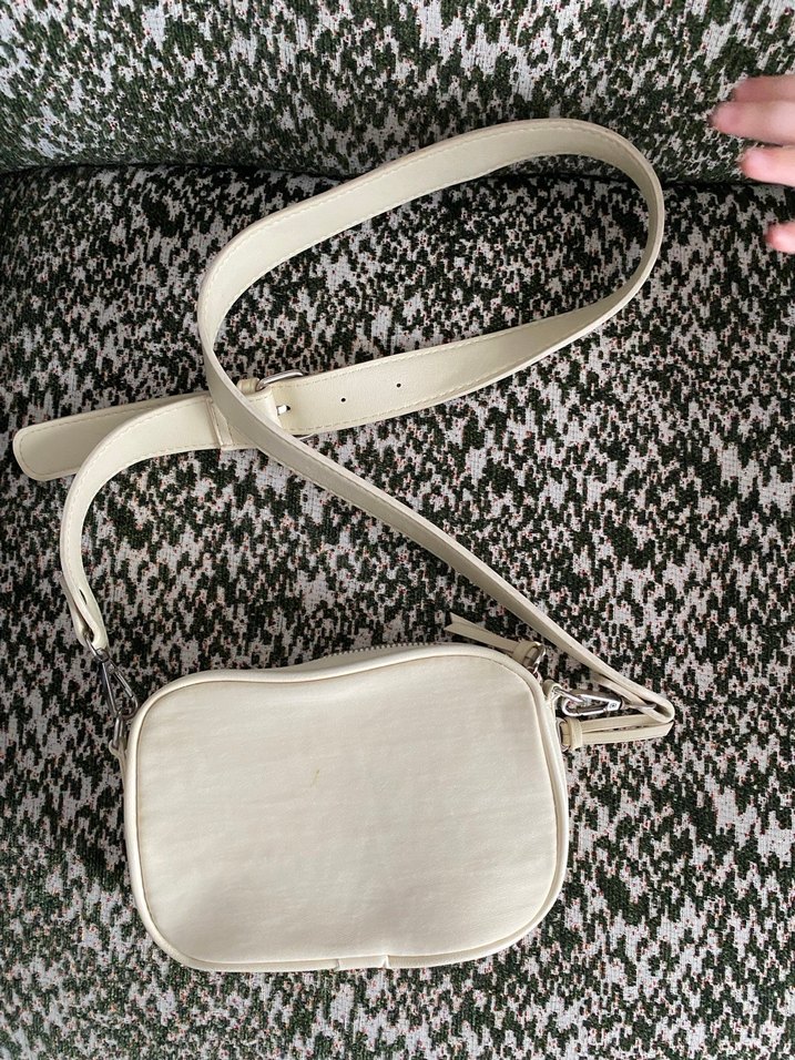 Stradivarius Krem Renk Spor Çanta - Görsel 5