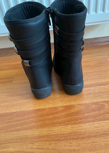 Siyah Kadın Bot - Görsel 4