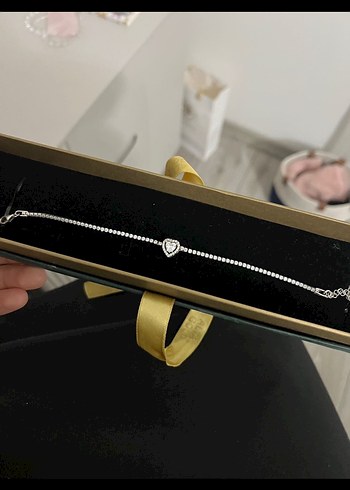 Zincir Detaylı Modern Klasik Kadın Bileklik - Görsel 2