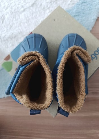 Erkek Çocuk Bot - Görsel 2