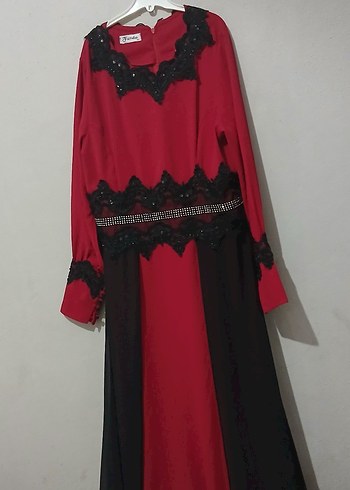 Uzun Kırmızı Gotik İşlemeli Abiye Elbise - Görsel 4