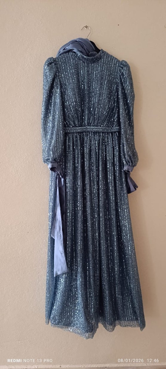 Uzun Abiye Elbise bir kere giyilmiş çok iyi durumda şal dahil - Görsel 2