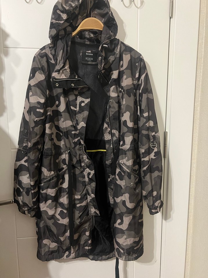 Kamuflajlı Kadın yağmurluk - Görsel 2