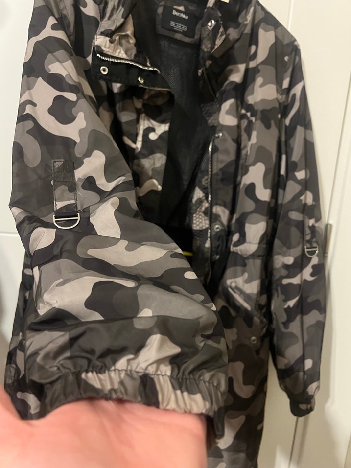 Kamuflajlı Kadın yağmurluk - Görsel 3