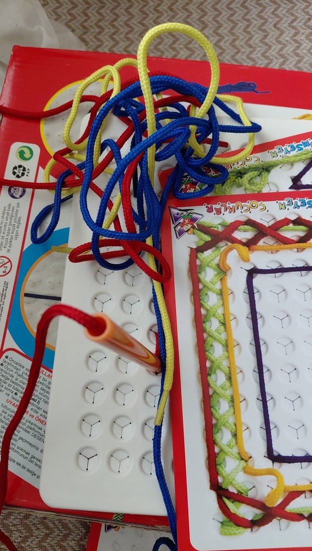 Renkli İp Geçirme Oyunu - 16 Desenli - Görsel 5