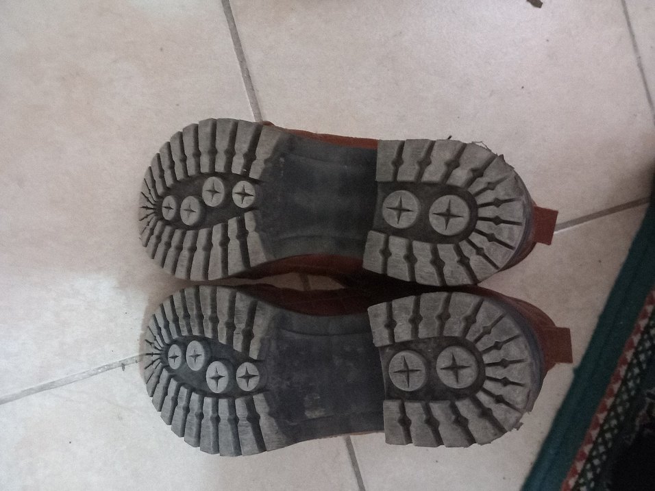 FERMUARLI VE BAĞCIKLI İÇİ YÜNLÜ DERİ KIŞLIK BAYAN BOTU - Görsel 5