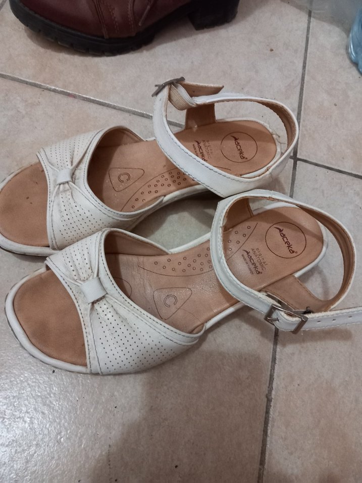 Beyaz Kadın Dolgu Topuklu Sandalet - Görsel 4