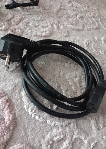 Çeşitli Siyah Kablolar ve Adaptörler - Görsel 7