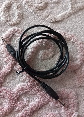 Çeşitli Siyah Kablolar ve Adaptörler - Görsel 10