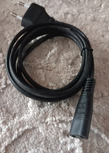 Çeşitli Siyah Kablolar ve Adaptörler - Görsel 5