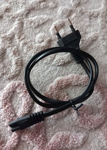 Çeşitli Siyah Kablolar ve Adaptörler - Görsel 11