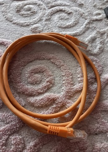 Çeşitli Siyah Kablolar ve Adaptörler - Görsel 8