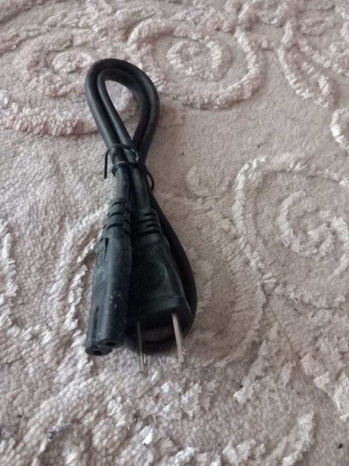 Çeşitli Siyah Kablolar ve Adaptörler - Görsel 3