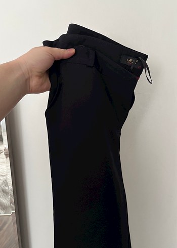 Düğmeli Siyah Midi Kumaş Kadın Pantolon - Görsel 3