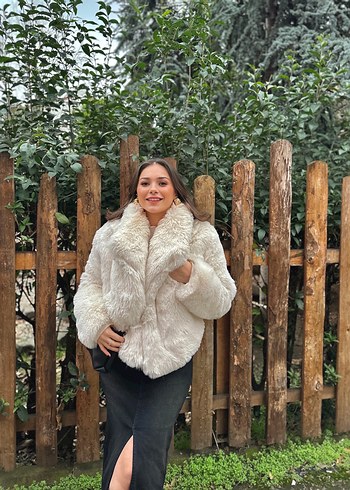 Kadın Beyaz Peluş Yakalı Midi Boy Suni Kürk - Görsel 2