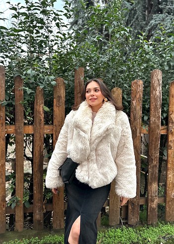 Kadın Beyaz Peluş Yakalı Midi Boy Suni Kürk - Görsel 3