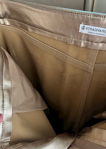 Parlak Altın Renkli Metalik Kadın Pantolon - Görsel 4