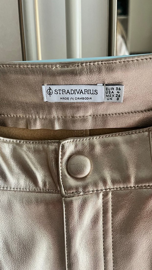 Parlak Altın Renkli Metalik Kadın Pantolon - Görsel 2