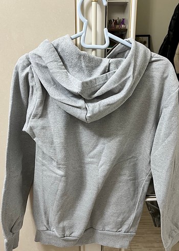 Gri Kapüşonlu Baskılı Kadın Sweatshirt - Görsel 2