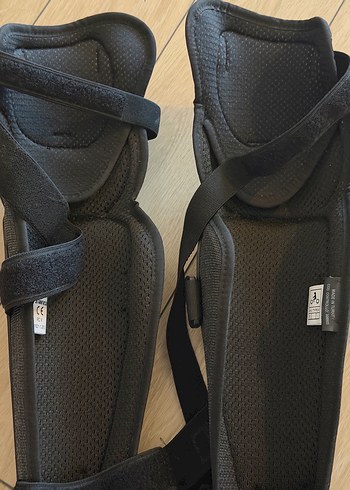 Dainese Deri Motosiklet Dizlikleri Siyah - Görsel 3