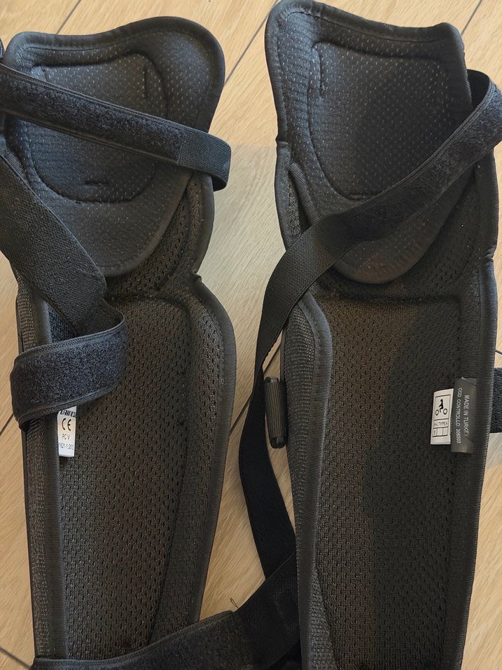 Dainese Deri Motosiklet Dizlikleri Siyah - Görsel 3