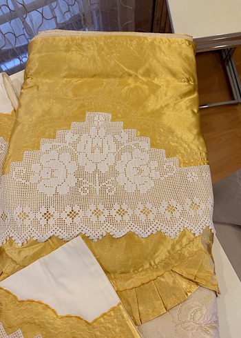 İşlemeli Parlak Sarı Nevresim Takımı - Görsel 3