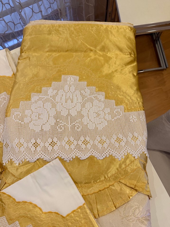 İşlemeli Parlak Sarı Nevresim Takımı - Görsel 3