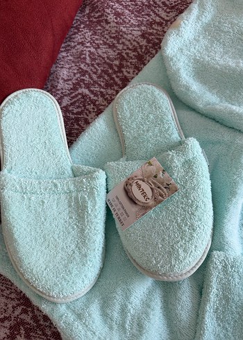 Nakışlı Turkuaz Bornoz ve Terlik Seti Minteks marka - Görsel 3