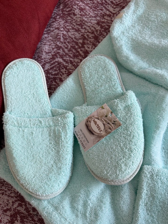 Nakışlı Turkuaz Bornoz ve Terlik Seti Minteks marka - Görsel 3