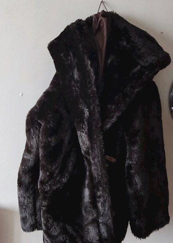 Siyah Kapüşonlu Uzun Kürk Mont - Görsel 3