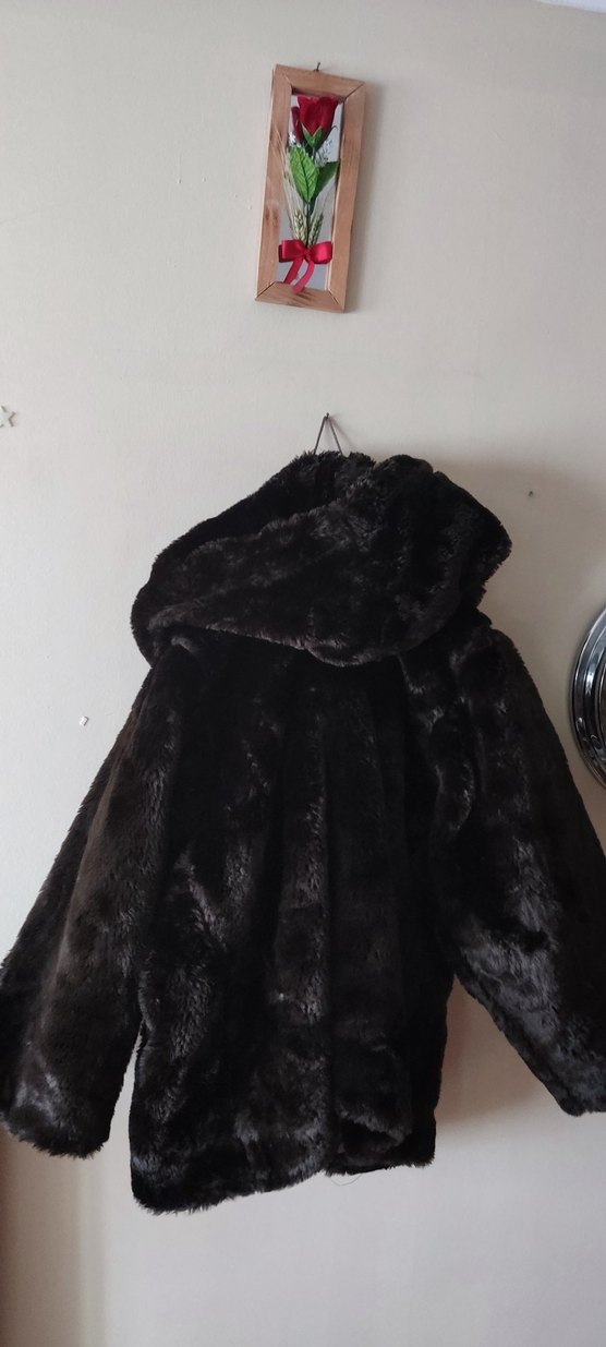 Siyah Kapüşonlu Uzun Kürk Mont - Görsel 4