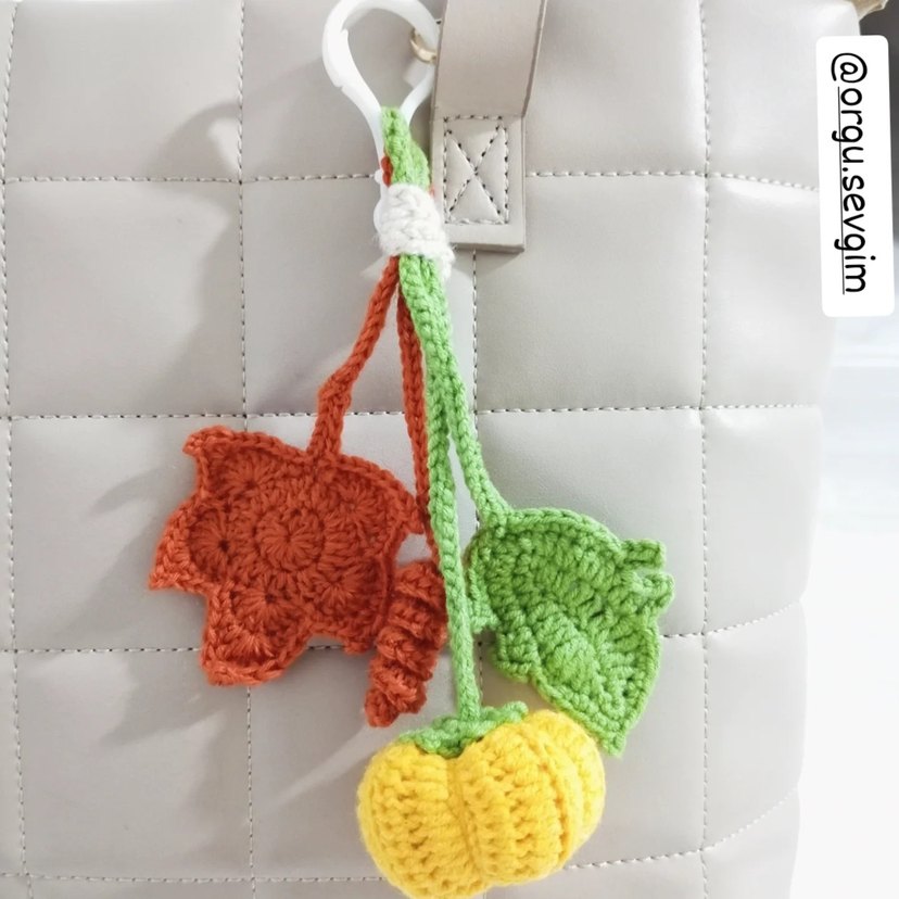 Renkli Örgü Kabak ve Yaprak Anahtarlık - Görsel 2