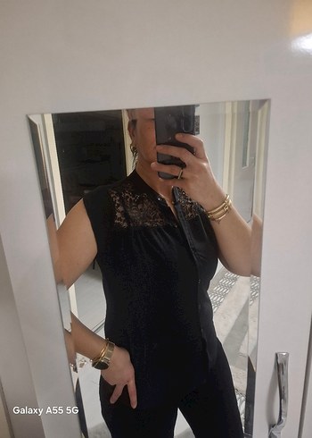 Dantel Detaylı Siyah V Yaka gömlek - Görsel 2