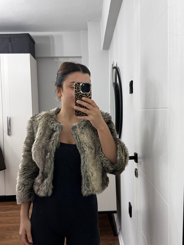 Gri Leopar Desenli Kadın Kürk Ceket - Görsel 3